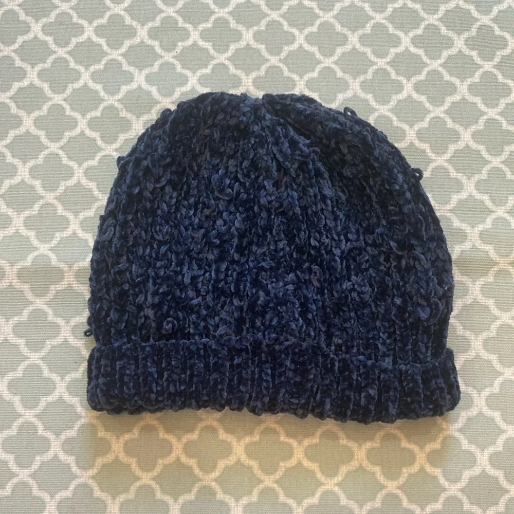 Time and Tru Blue Chenille Winter Beanie Hat